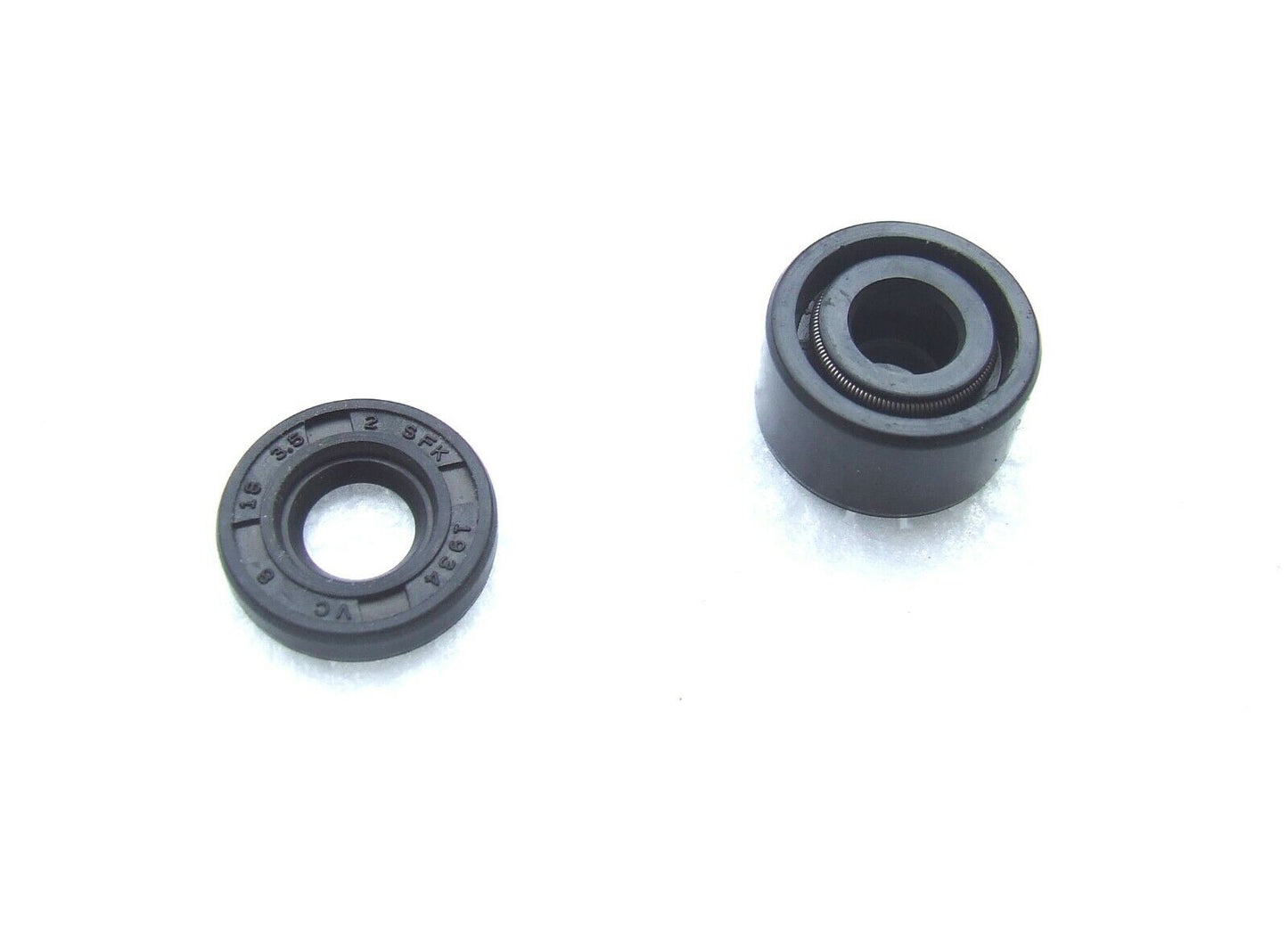 Kawasaki KX 125 ( 1991 - 2010 ) Pair of Engine Water Pump Seals (x 2pcs)